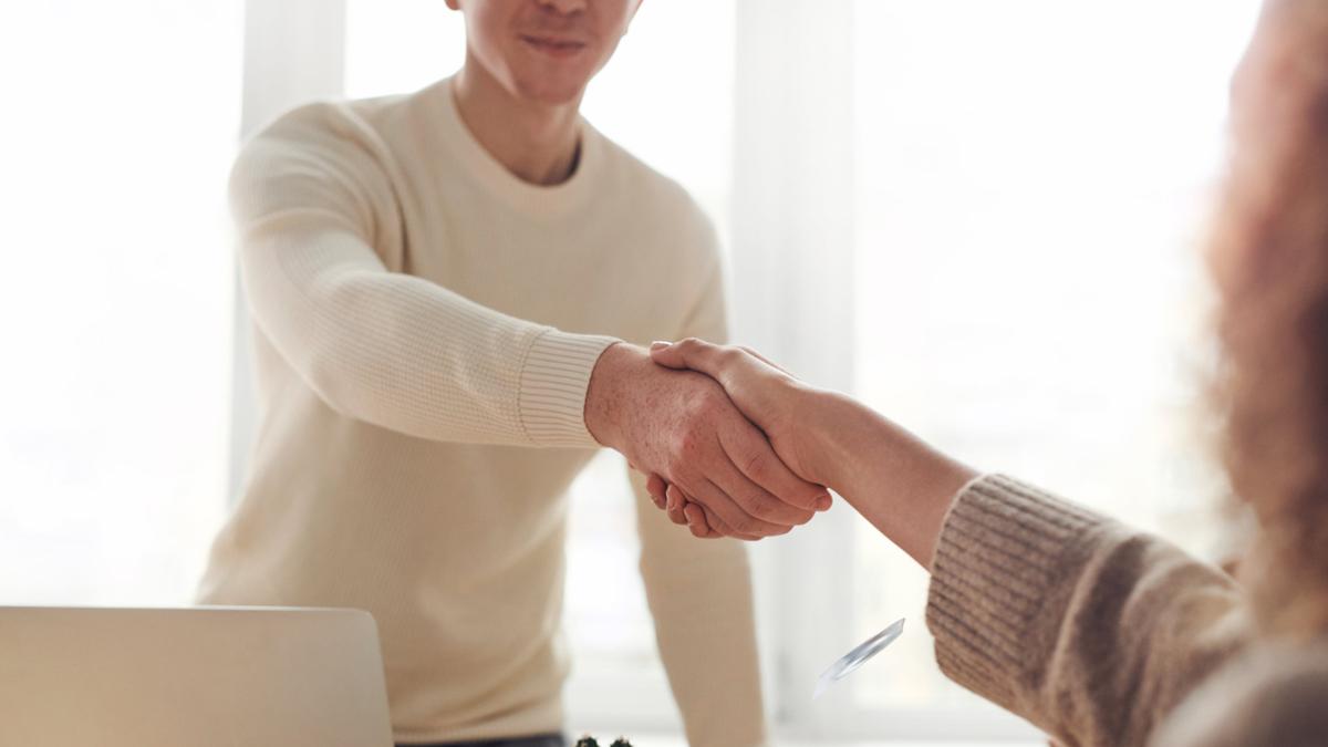 Shaking hands to conclude a business deal for wholesale